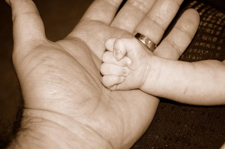 Jillian Dixon 040.JPG - Daddy and Jillian's hands.